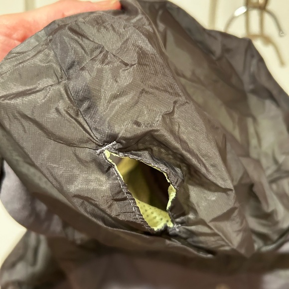 Lululemon wind breaker Super Tracker jacket. - Picture 7 of 10